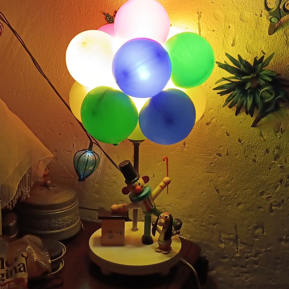 Dolly Toy Clown Balloon Vendor Nursery Lamp -With Box Vintage Nightlight.